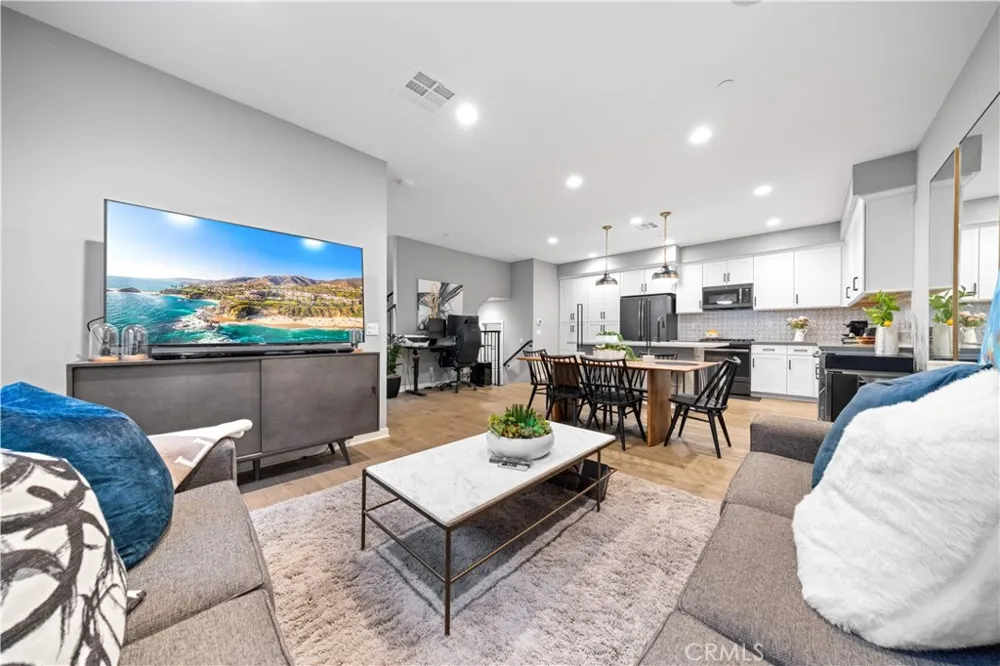 207 Winterbrook Lake Forest, CA 92610