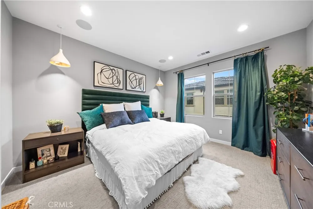 207 Winterbrook Lake Forest, CA 92610