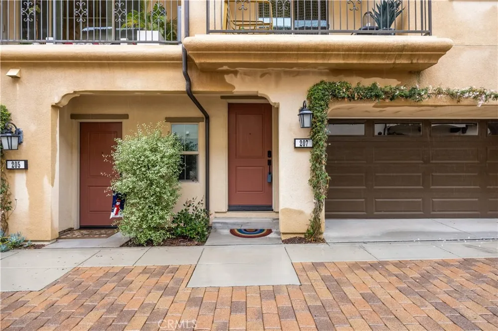 207 Winterbrook Lake Forest, CA 92610