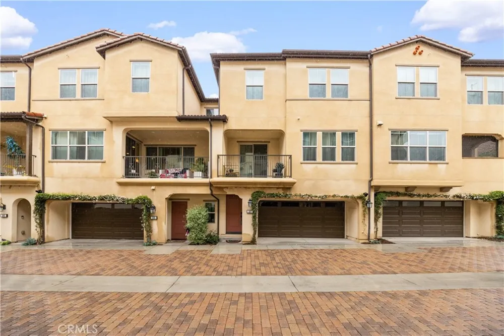 207 Winterbrook Lake Forest, CA 92610