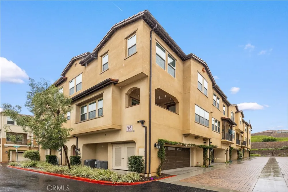 207 Winterbrook Lake Forest, CA 92610