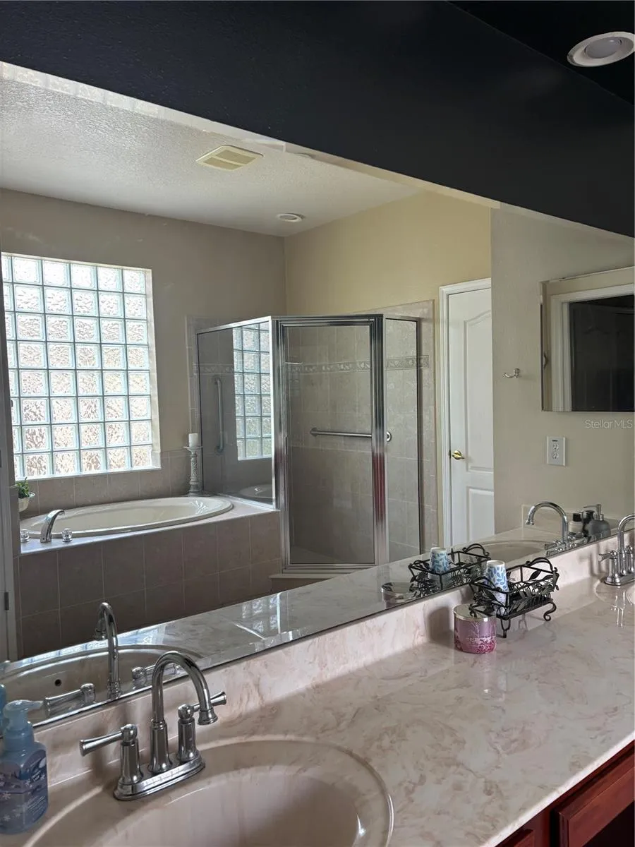 307 CARRIAGE OAK PL Seffner, FL 33584