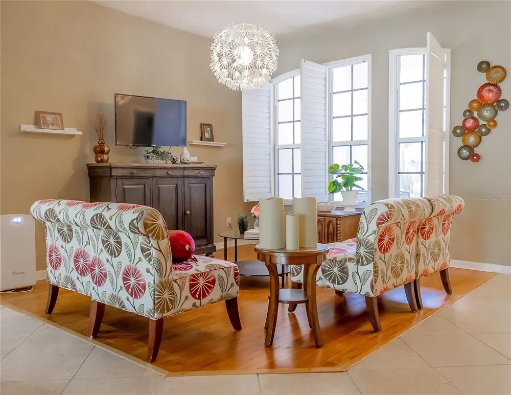 307 CARRIAGE OAK PL Seffner, FL 33584