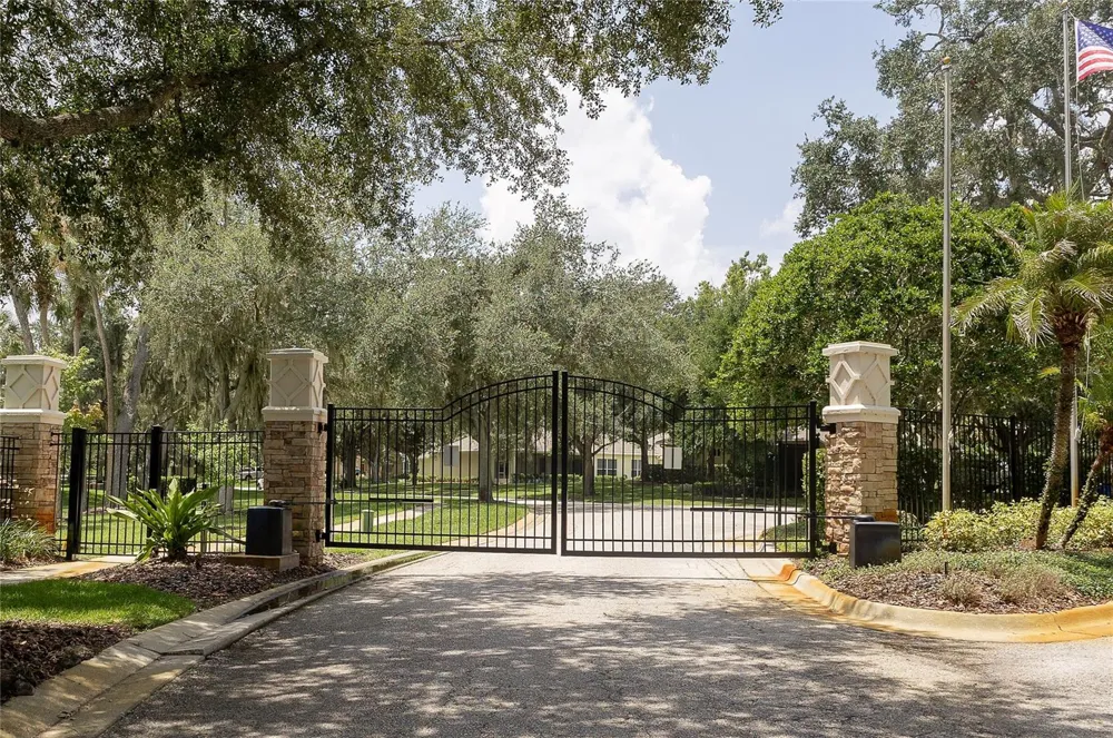 307 CARRIAGE OAK PL Seffner, FL 33584