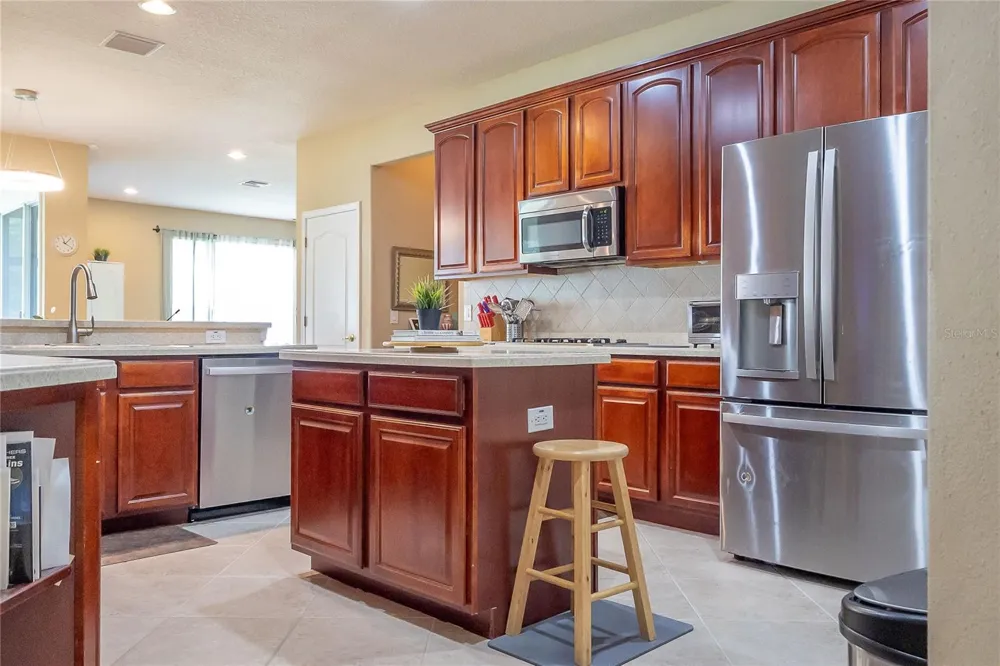 307 CARRIAGE OAK PL Seffner, FL 33584