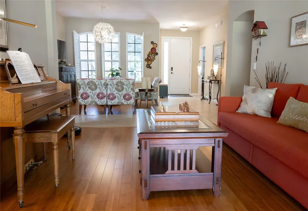 307 CARRIAGE OAK PL Seffner, FL 33584