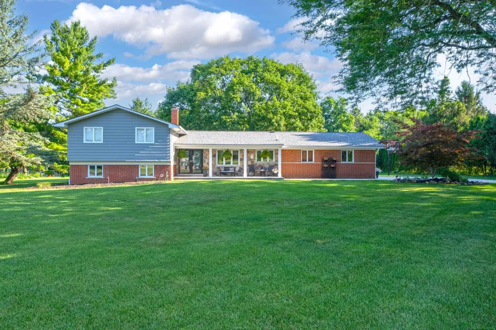 41306 Llewelyn Court Northville City, MI 48167