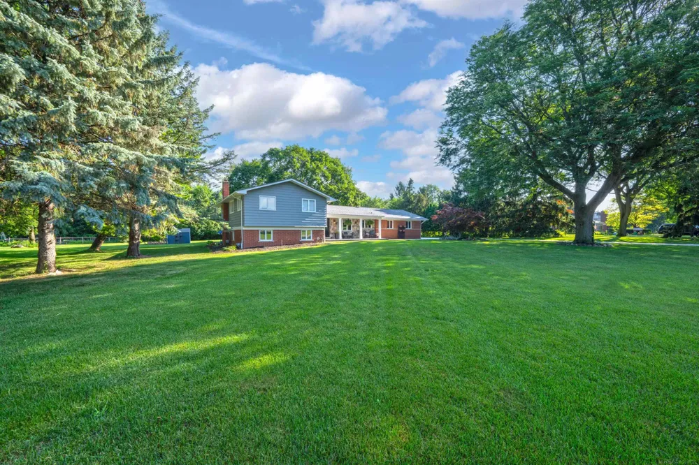 41306 Llewelyn Court Northville City, MI 48167