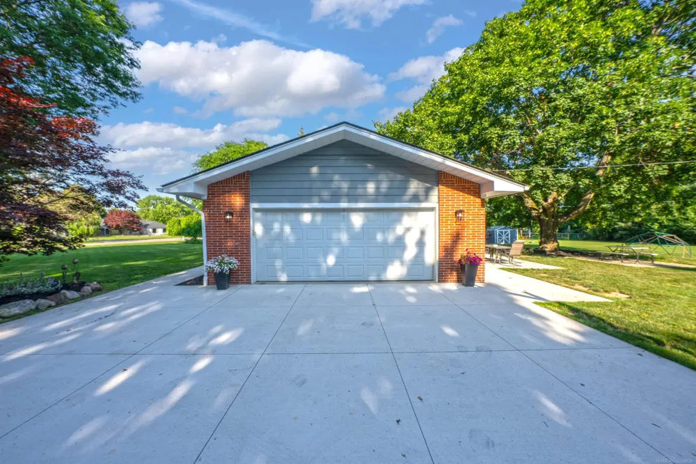 41306 Llewelyn Court Northville City, MI 48167
