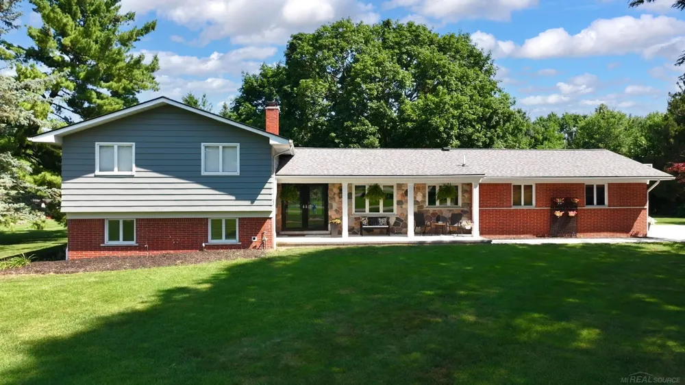 41306 Llewelyn Court Northville City, MI 48167