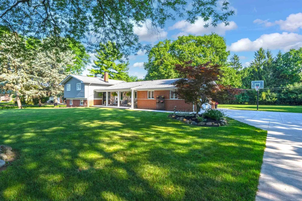 41306 Llewelyn Court Northville City, MI 48167