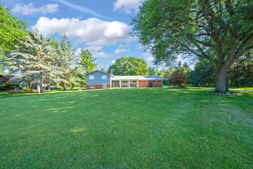 41306 Llewelyn Court Northville City, MI 48167