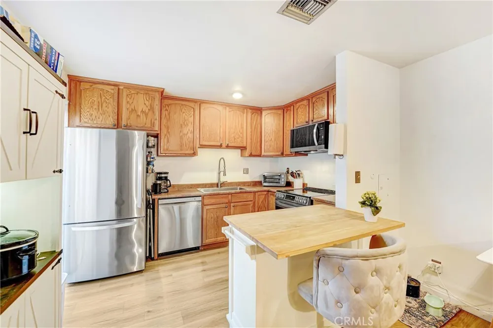 7301 Lennox Avenue #D13 Van Nuys, CA 91405