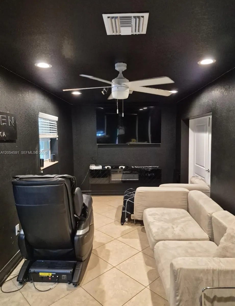 4856 ARCHIE LN Other City - In The State Of Florida, FL 33905