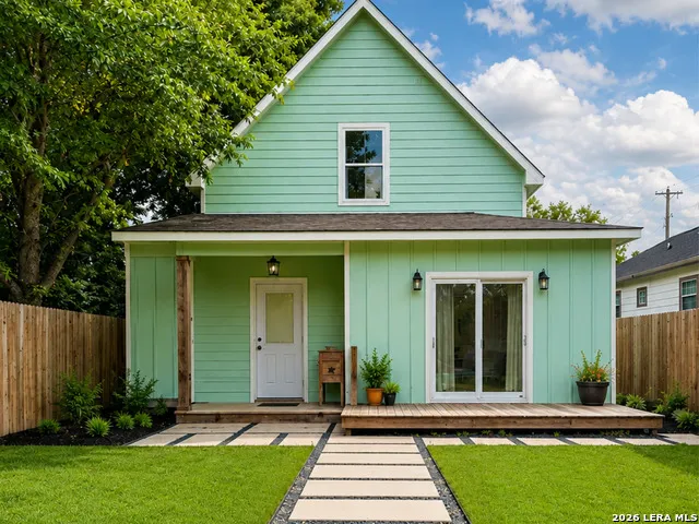 623 Saint Charles San Antonio, TX 78202