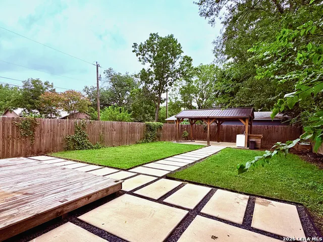 623 Saint Charles San Antonio, TX 78202