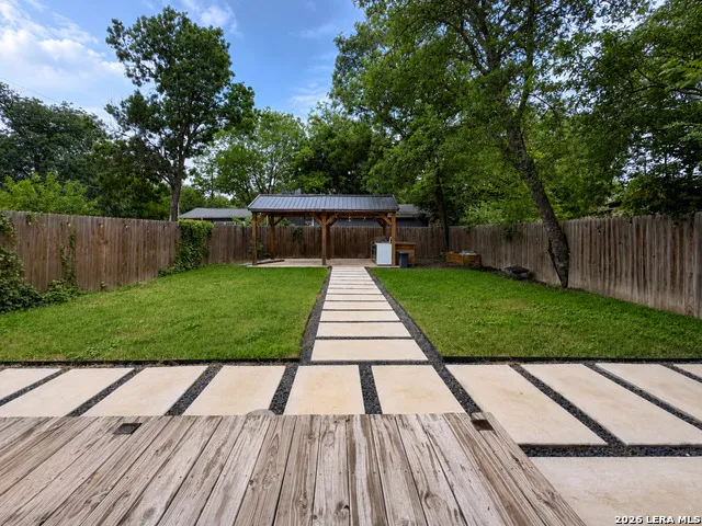 623 Saint Charles San Antonio, TX 78202