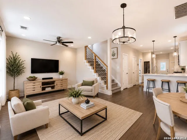 623 Saint Charles San Antonio, TX 78202