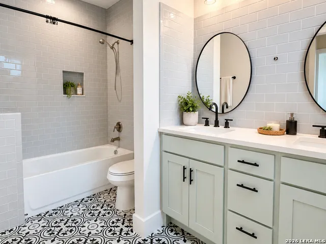 623 Saint Charles San Antonio, TX 78202