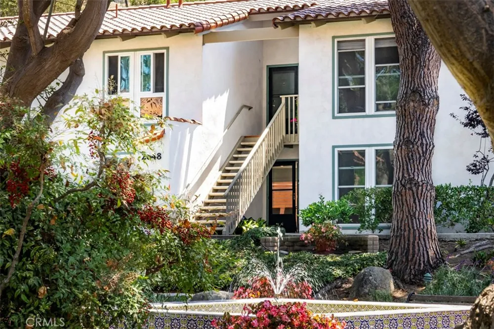 2648 State Street #25 Santa Barbara, CA 93105
