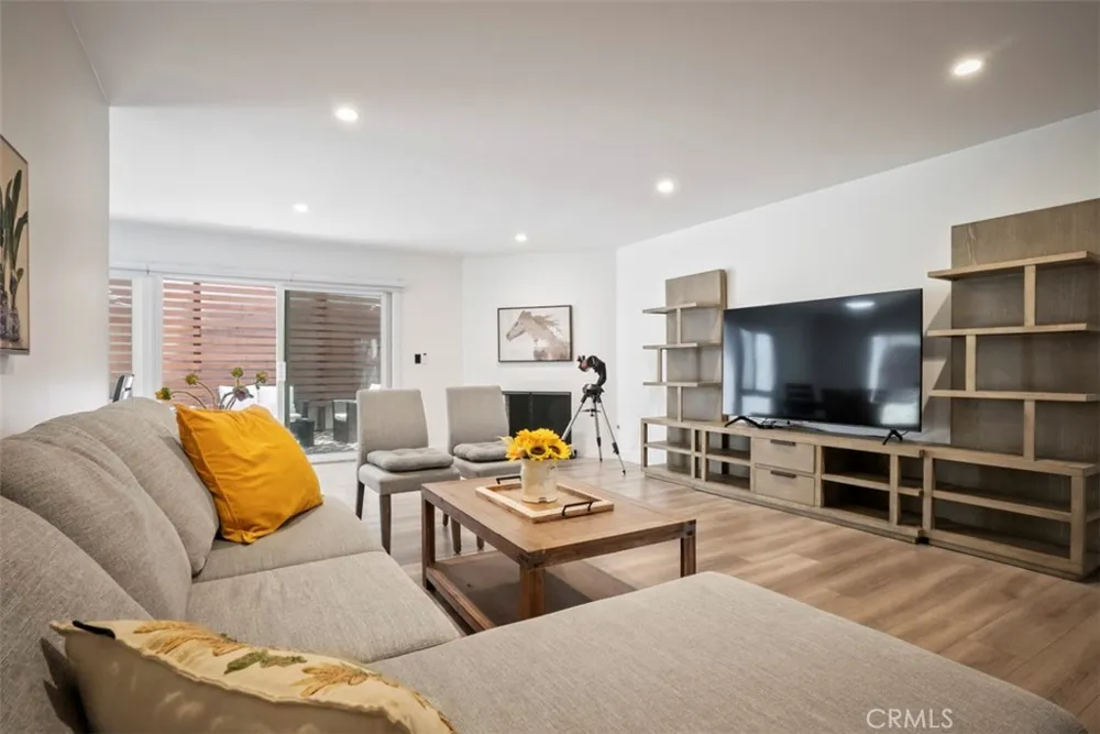 2648 State Street #25 Santa Barbara, CA 93105