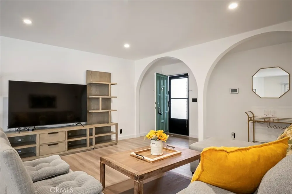 2648 State Street #25 Santa Barbara, CA 93105