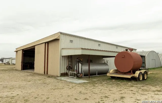 120 Vagabond Marion, TX 78124