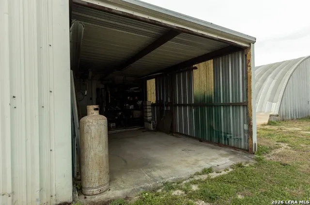 120 Vagabond Marion, TX 78124
