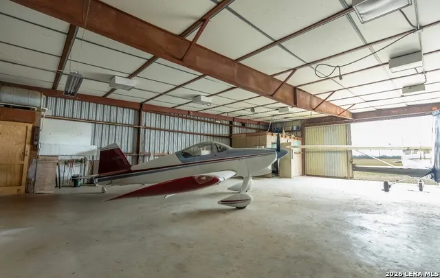 120 Vagabond Marion, TX 78124
