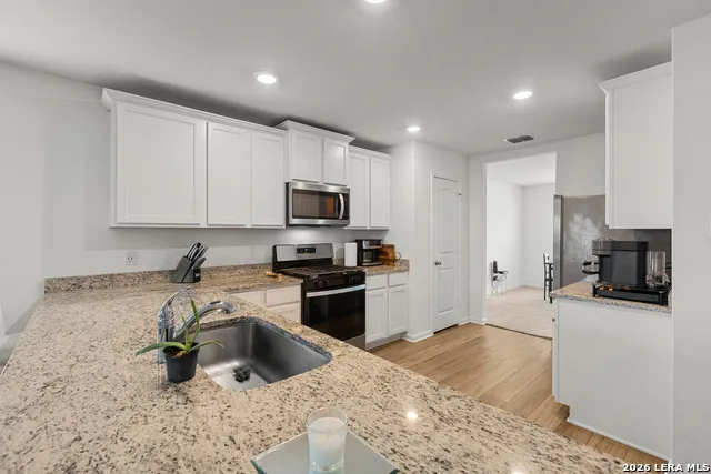 15311 Nest Jct Von Ormy, TX 78073