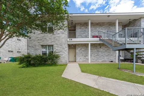 518 Dukeway Unit 3