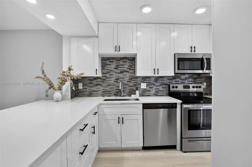 4070 Sierra Ter Sunrise, FL 33351