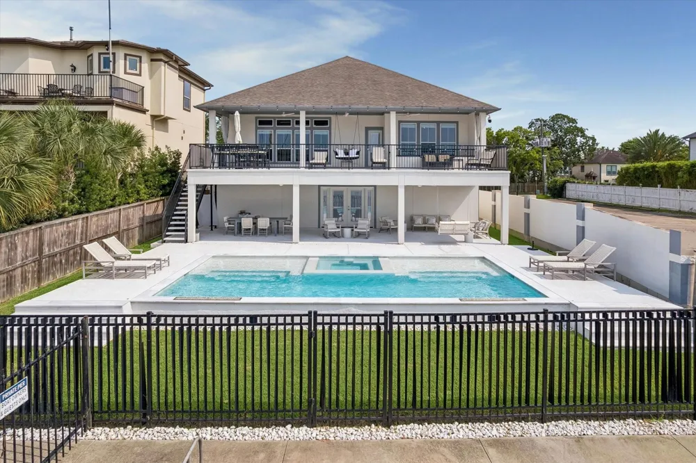 2230 Marina Way Kemah, TX 77565