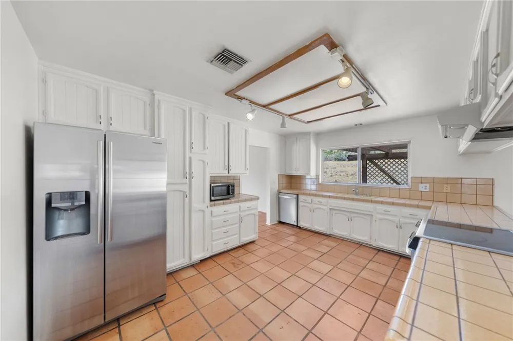 6464 Rome Court Yucca Valley, CA 92284