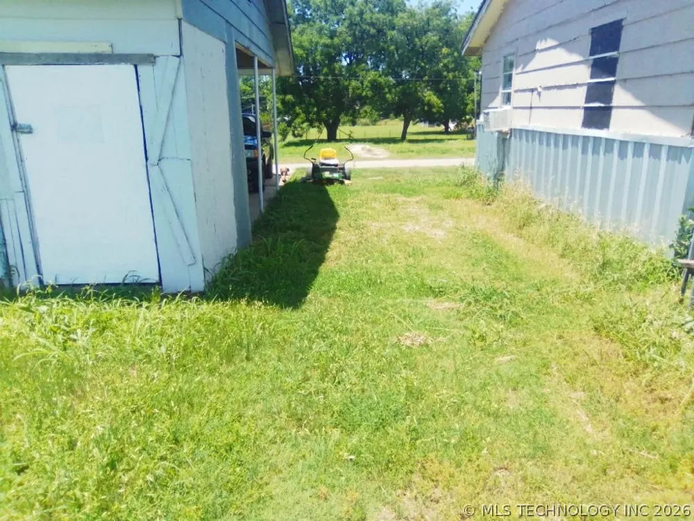 305 NE 8th Waurika, OK 73573