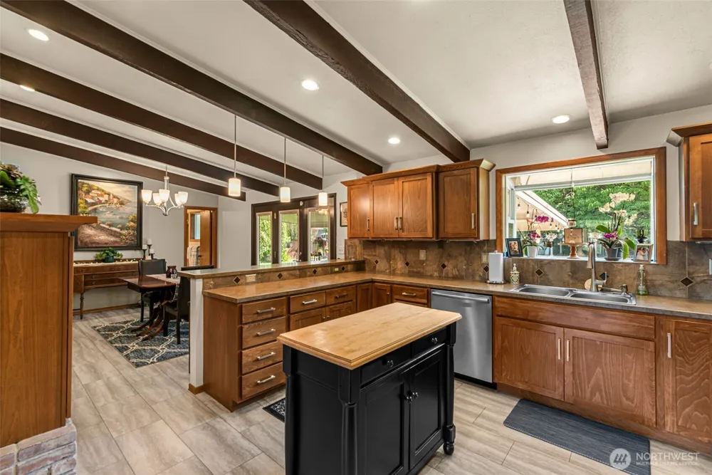 1677 Eastmont Avenue East Wenatchee, WA 98802