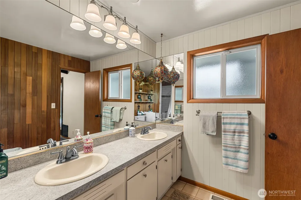 1677 Eastmont Avenue East Wenatchee, WA 98802