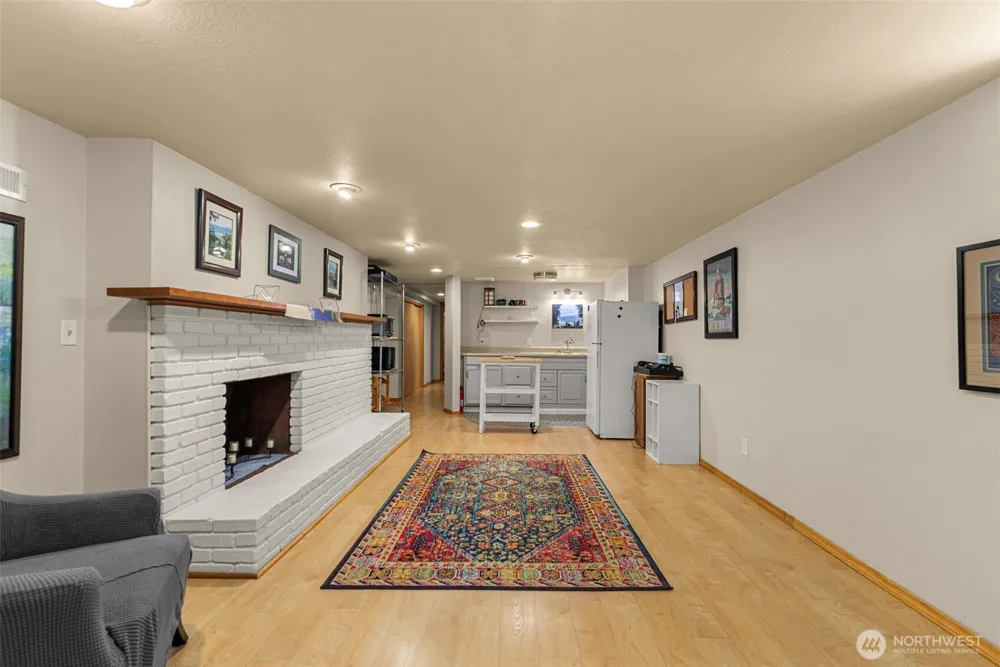 1677 Eastmont Avenue East Wenatchee, WA 98802