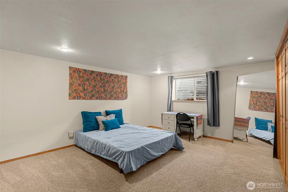 1677 Eastmont Avenue East Wenatchee, WA 98802