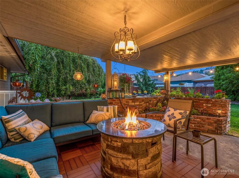 1677 Eastmont Avenue East Wenatchee, WA 98802