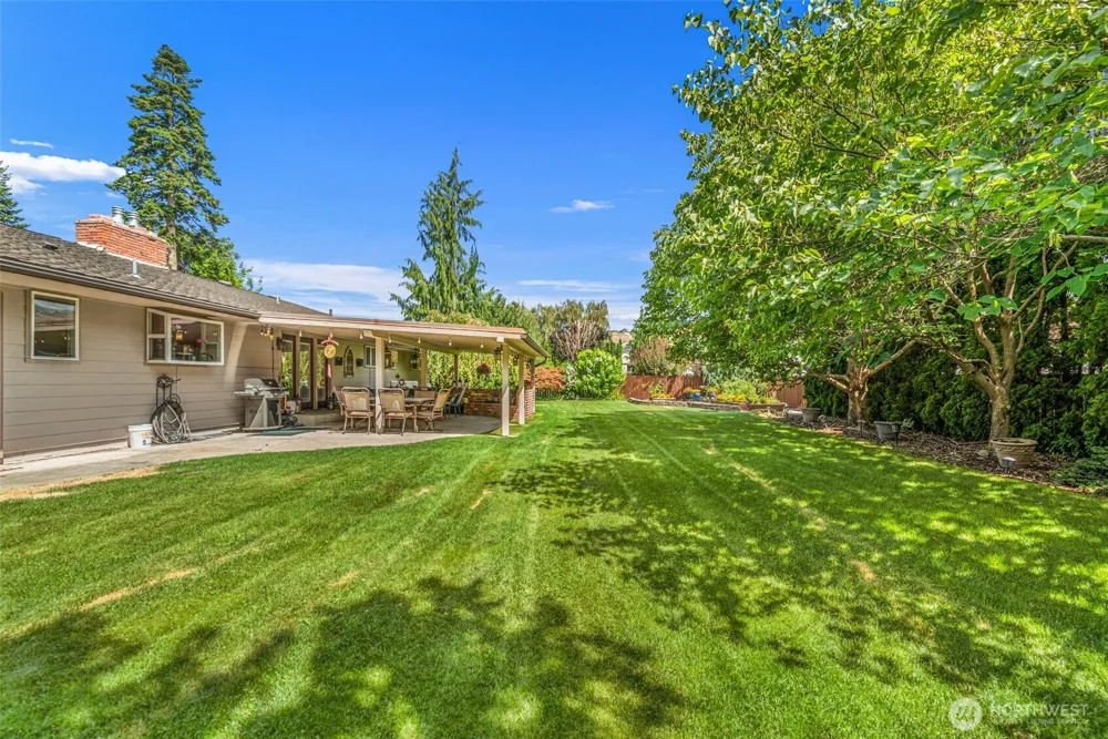 1677 Eastmont Avenue East Wenatchee, WA 98802