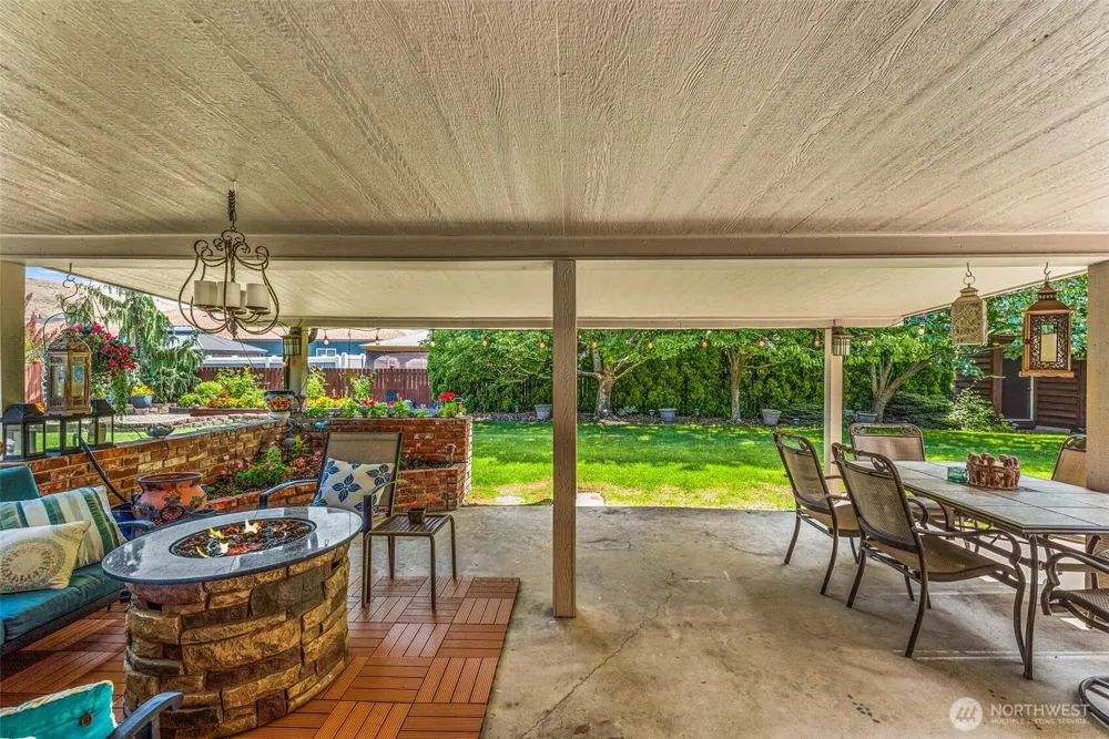 1677 Eastmont Avenue East Wenatchee, WA 98802