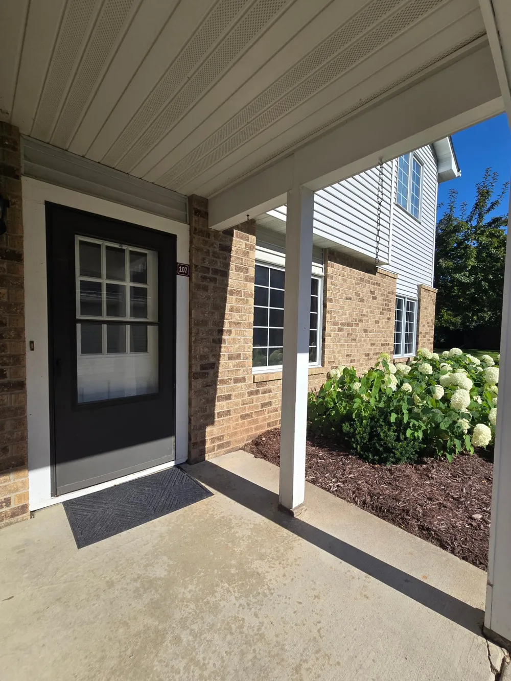 3545 Blue Jay Way #107 Eagan, MN 55123
