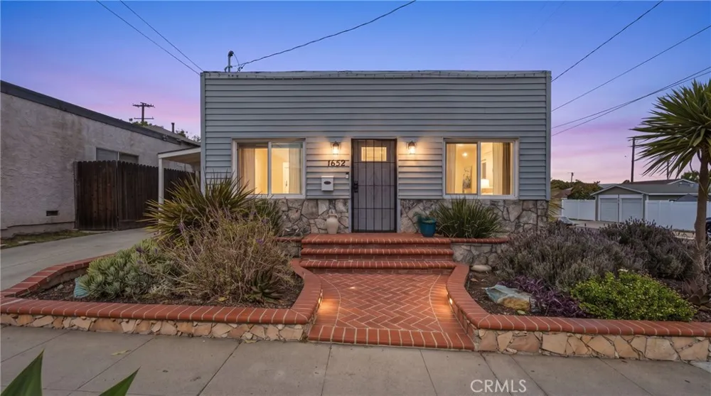 1652 Loma Avenue Long Beach, CA 90804