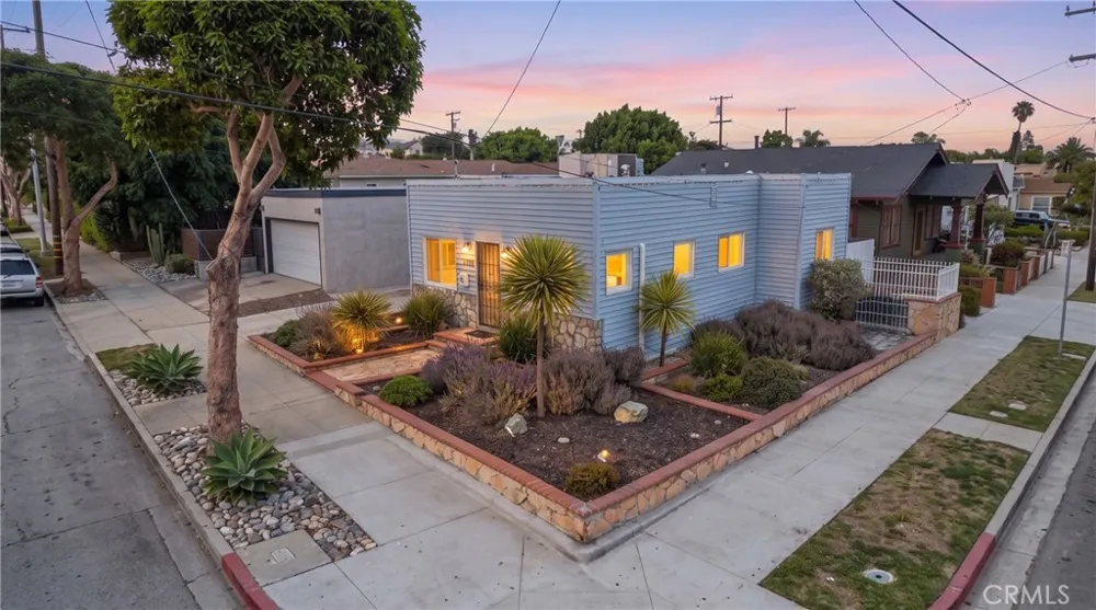 1652 Loma Avenue Long Beach, CA 90804