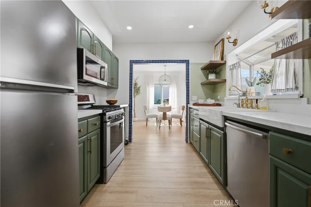 1652 Loma Avenue Long Beach, CA 90804