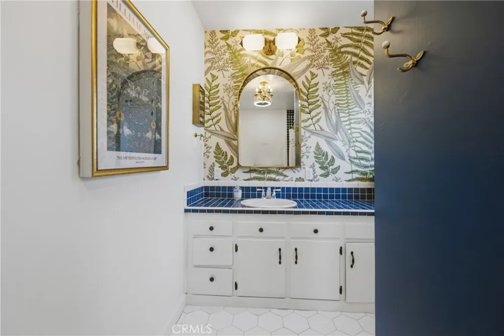 1652 Loma Avenue Long Beach, CA 90804