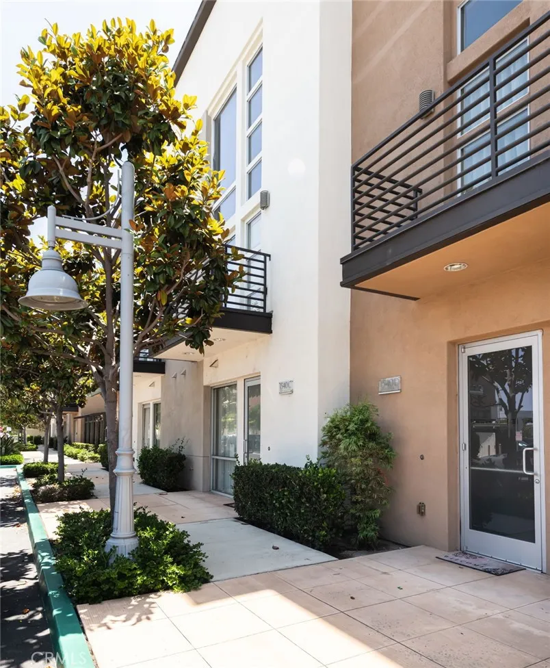 1540 W Artesia Square #D Gardena, CA 90248
