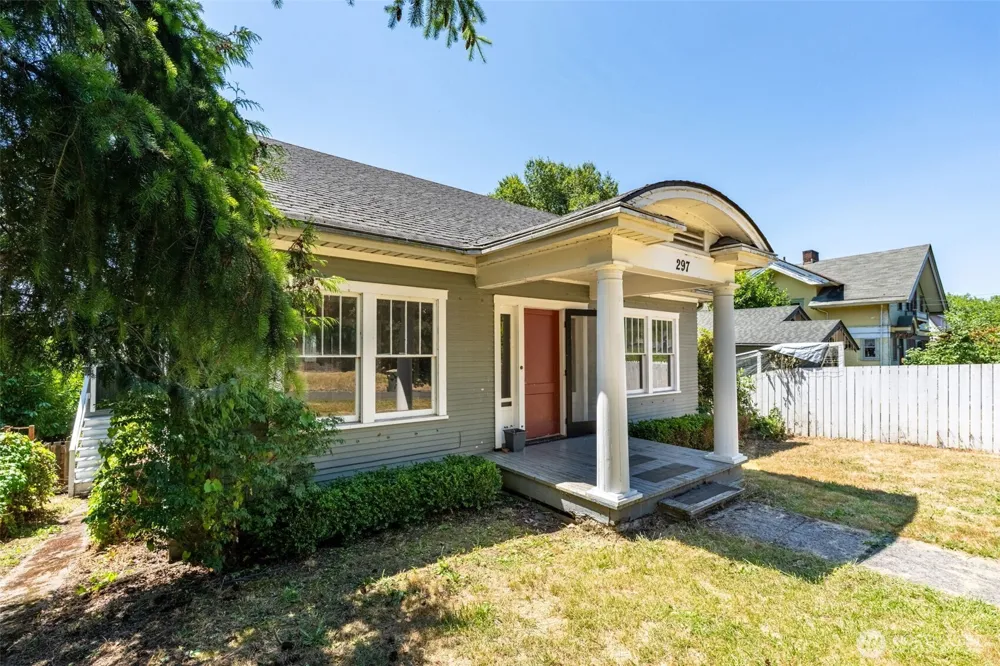 297 NE Washington Avenue Chehalis, WA 98532