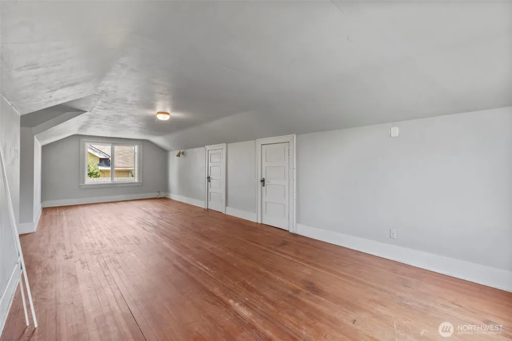 297 NE Washington Avenue Chehalis, WA 98532
